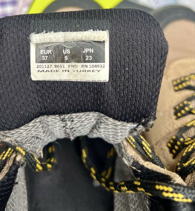 Vand ghete iarna marca Hummel