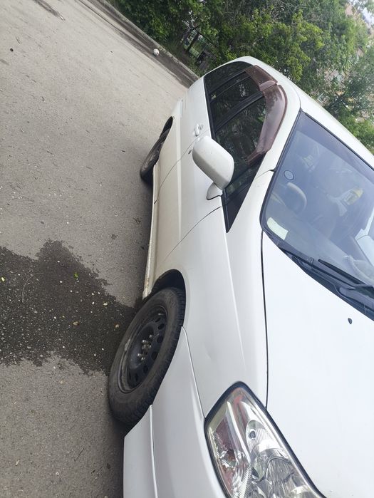 Nissan liberty 2001 года