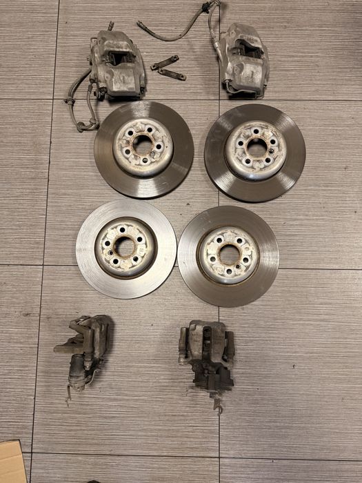 Оригинална спирачна система за BMW G30 – пълен комплект (предни/задни)