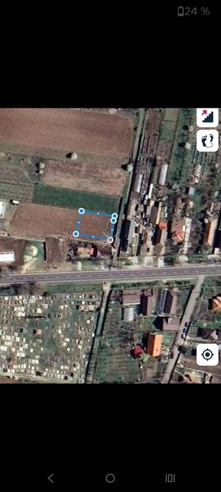 Vând teren intravilan.