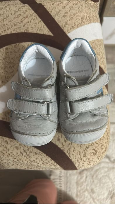 Обувки за прохождане  19номер 20лв