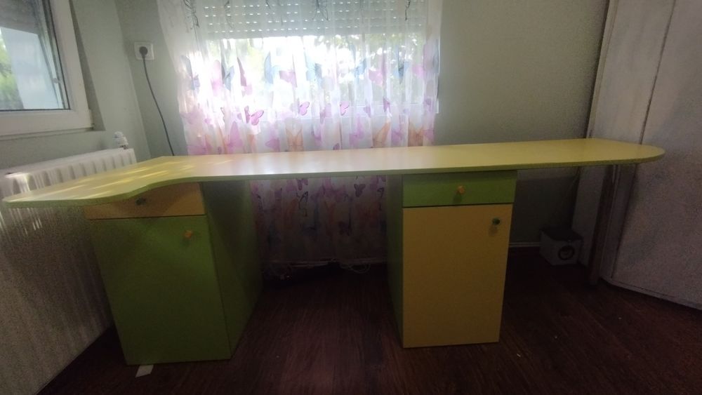 Детско бюро двойно