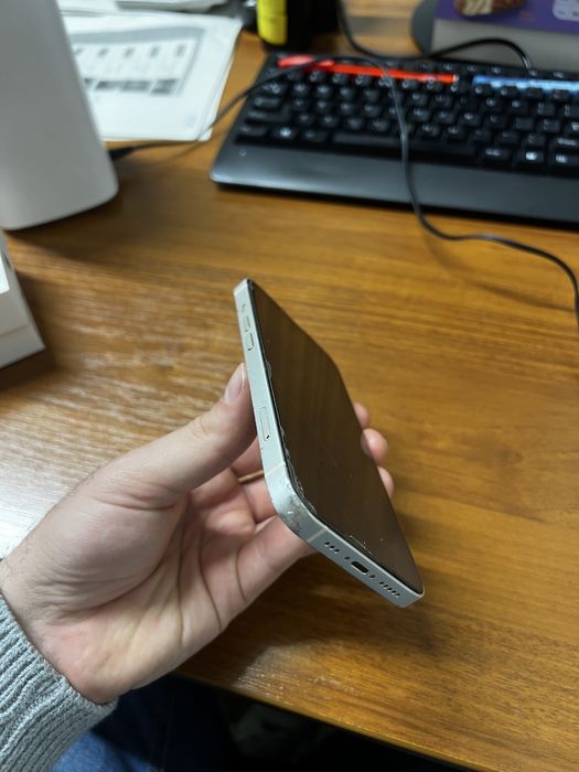 iPhone 13 Starlight Neverlock