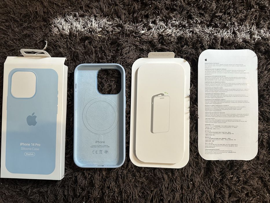 Husa Apple pentru iPhone 14 Pro (MagSafe)