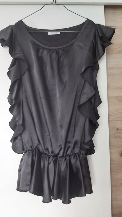 Bluza satin cu volane laterale și la baza inferioara