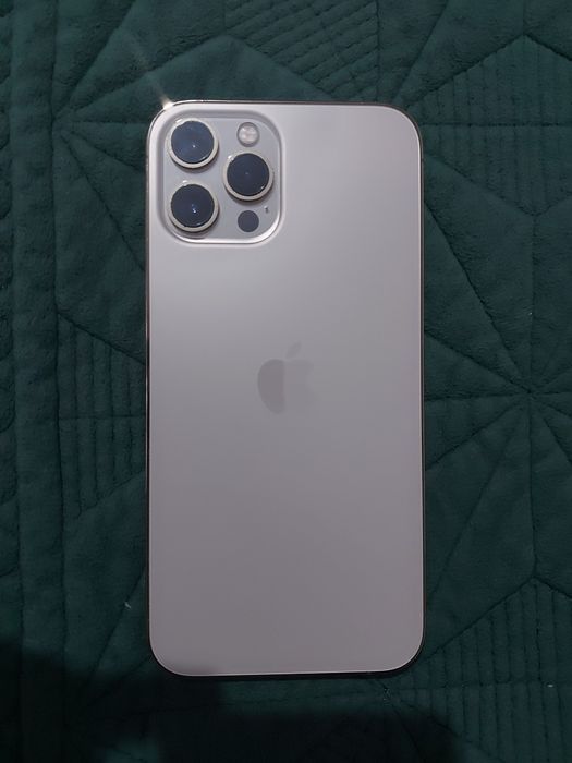 Продам айфон 12 про макс