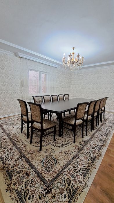 Продаётся стол со стульями