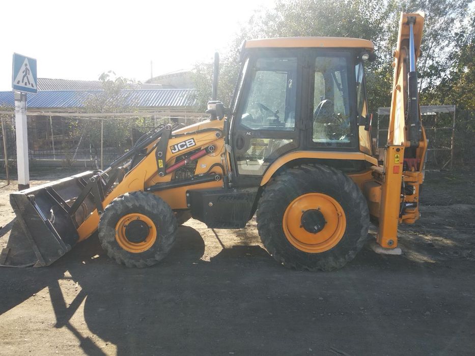 Эксковатор сотилади