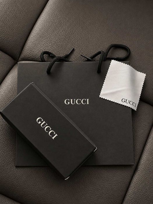 gucci черни очила дамски с кутия и кърпичка и мек калъф дамски със златно лого гучи