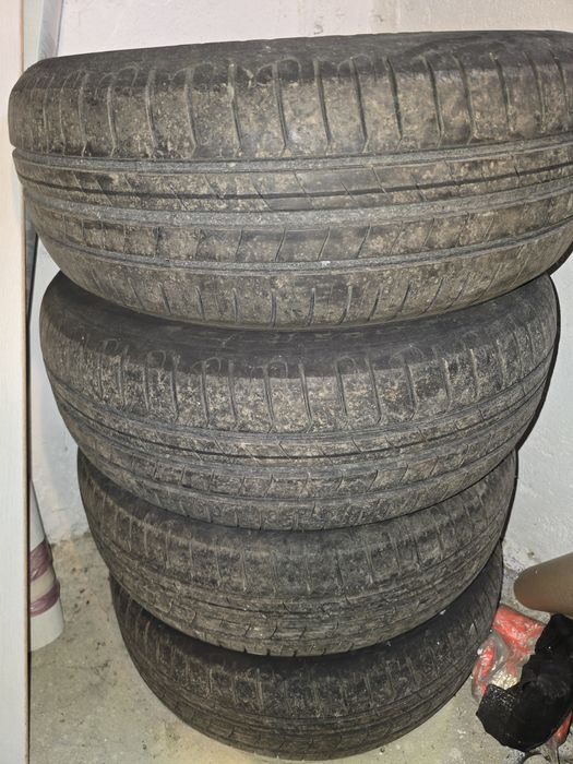 Летни гуми 195/65/15"