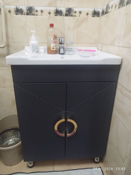 Шкаф с тумбой для ванной