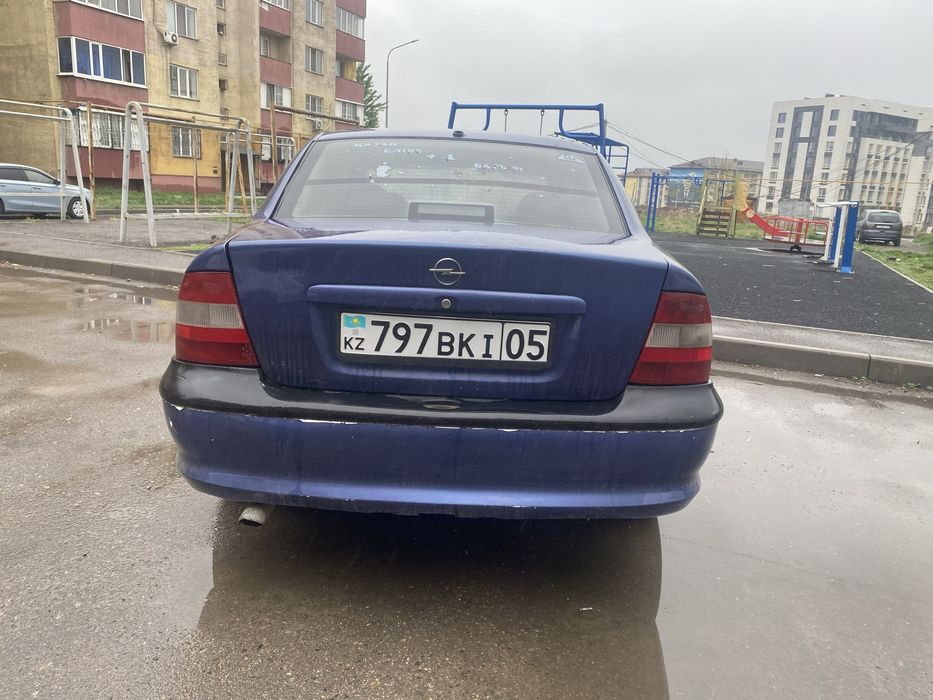 Продаю Опель вектра б