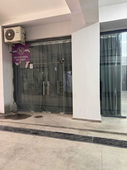 Namangan shahridagi Afsonalar vodiysi, tilla bozordafi dokon sotiladi.