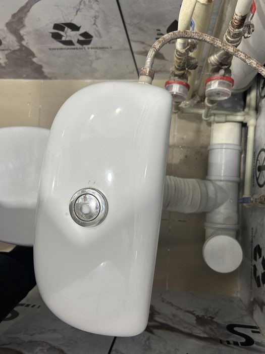 Продам унитаз в хорошем состояний