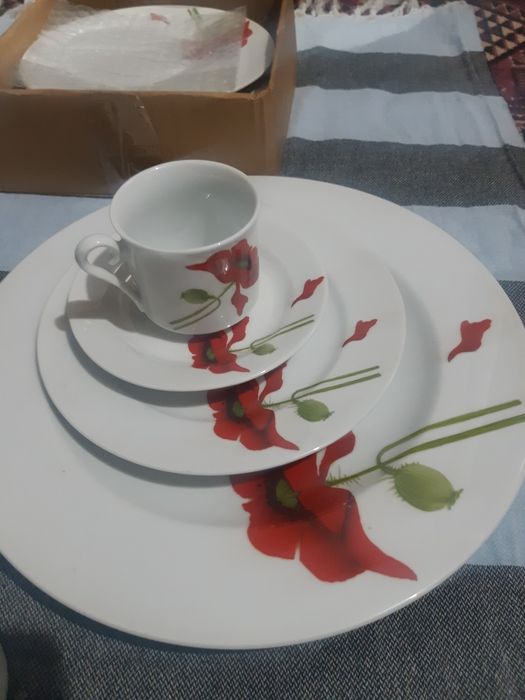 Продам сервиз почти новая