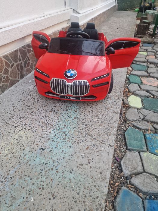 Vând Mașinuța electrica si Tractor electricc - 2-5 ani.