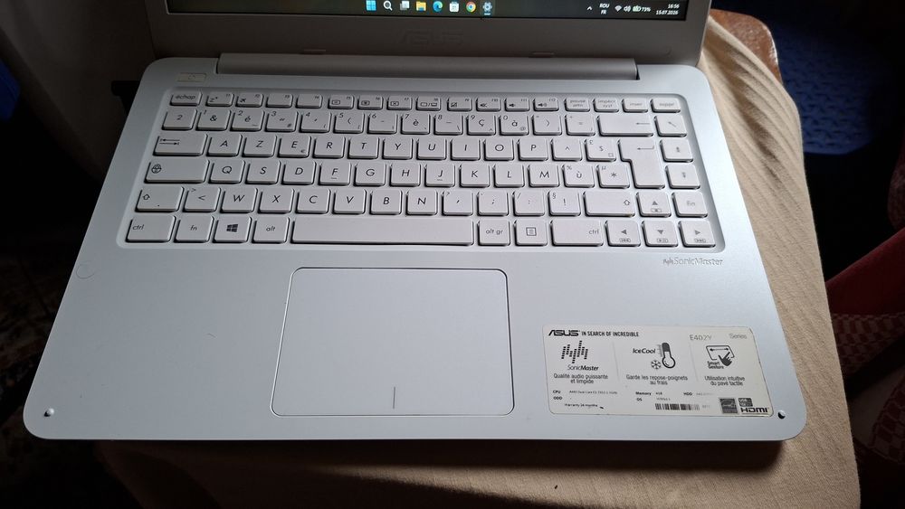 Leptop Asus ViveBook E402Y