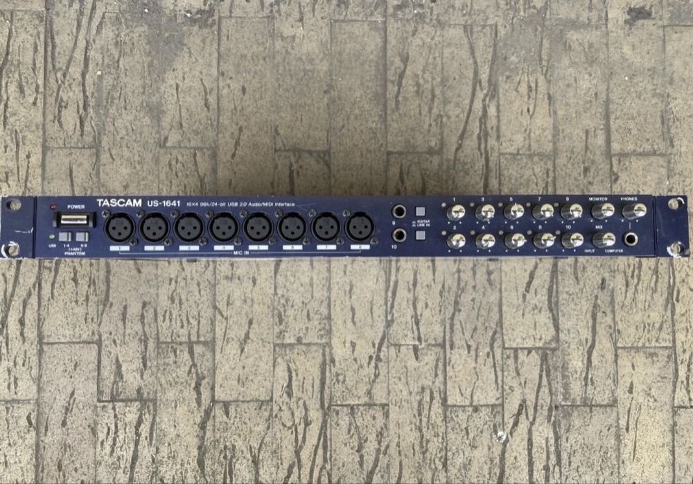 Interfață audio Tascam US-1641