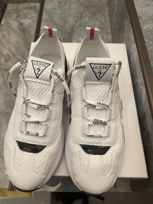 Guess Dama nr 37