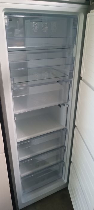 Продам морозильник