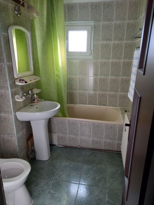 Închiriez apartament doua camere