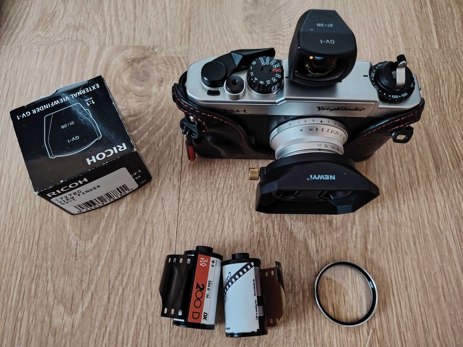 Voigtlander Bessa-L + Voigtlander Snapshot Skopar 25mm f4 + Ricoh GV-1