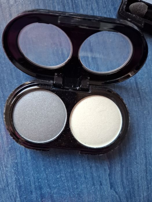 Сенки за очи нови