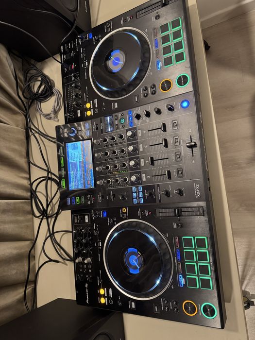 Consola DJ Pioneer XDJ-XZ Stare Excelenta, folosita aproape deloc