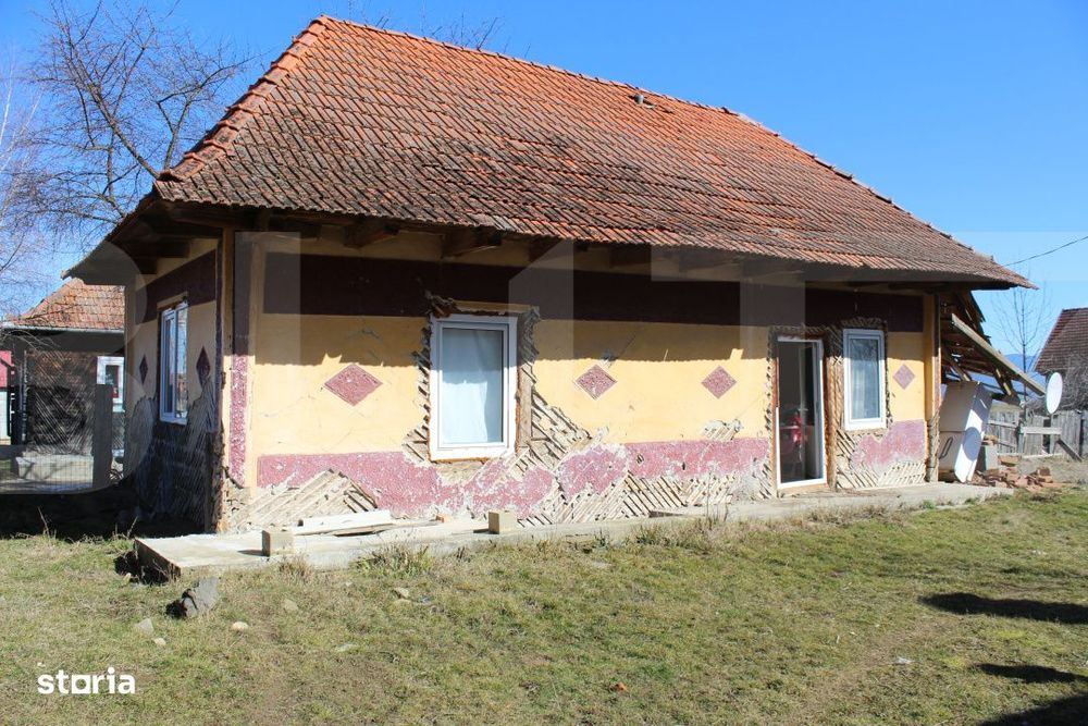 Casa batraneasca cu teren generos - Telechia