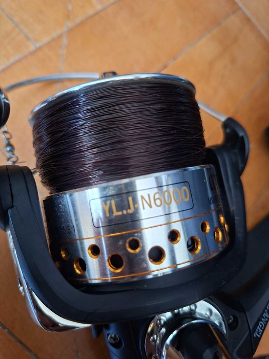 Lansete telescopice , mulinete și husa - stare perfectă