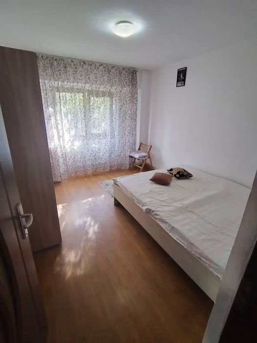 Apartament 3 camere, et. 2, str. Babadag