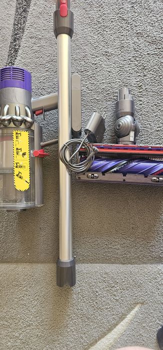 Dyson v10 pret accesibil