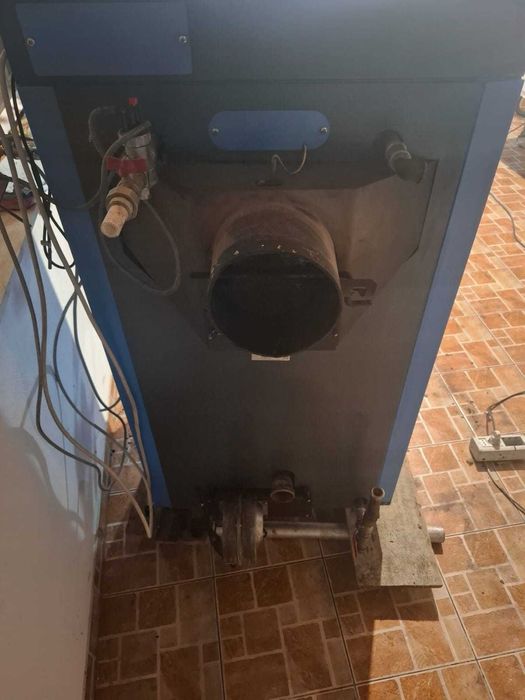 Vând centrală pe lemn