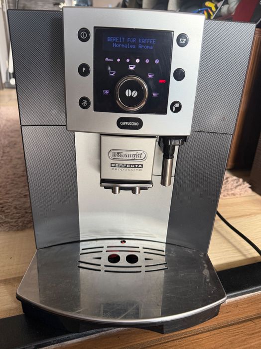 Delonghi Кафемашина