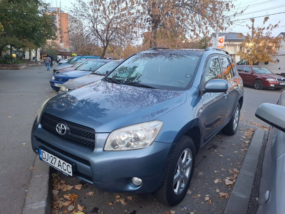 Toyota rav 4 2.0 benzina automata cu Gpl