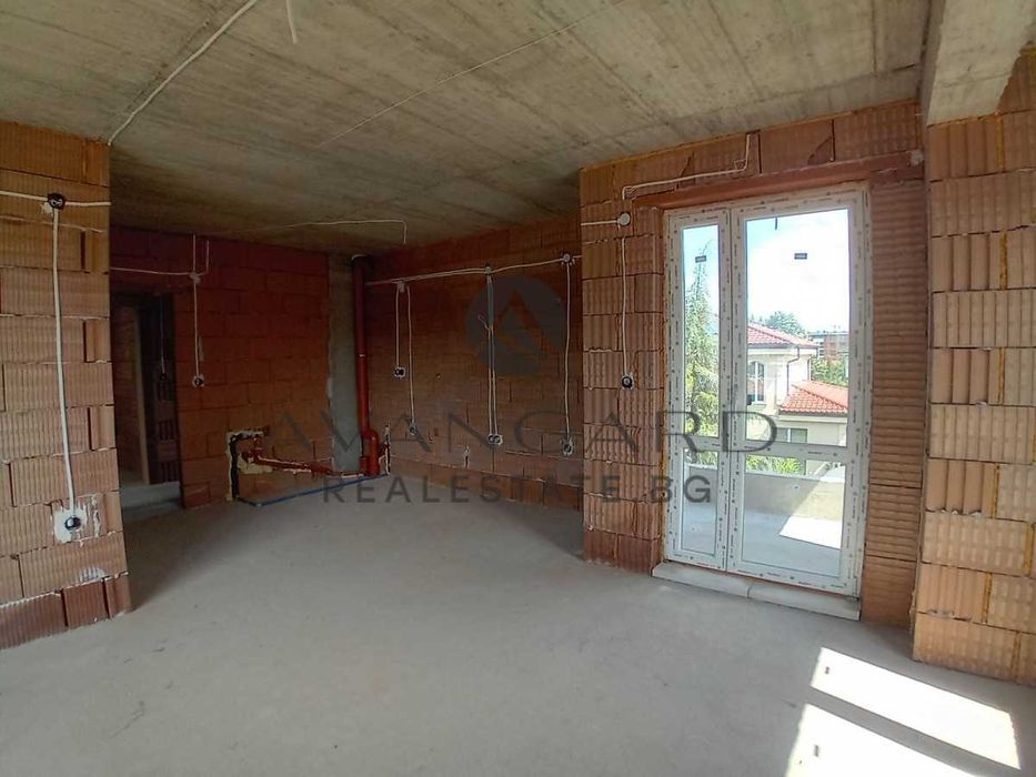 Продава се Двустаен апартамент в Пловдив, Беломорски - 74 кв.м за 1442 €/кв.м - Снимка #1