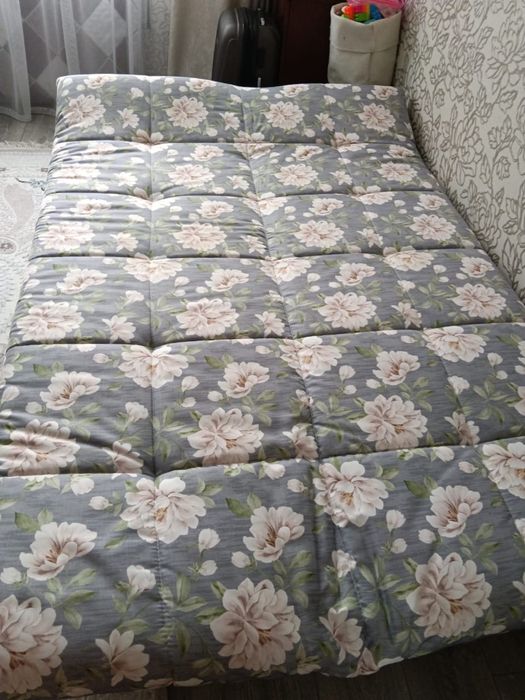 Продам диван в хорошем состоянии.