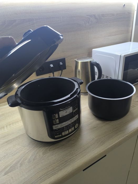 Продам отличную мультиварку