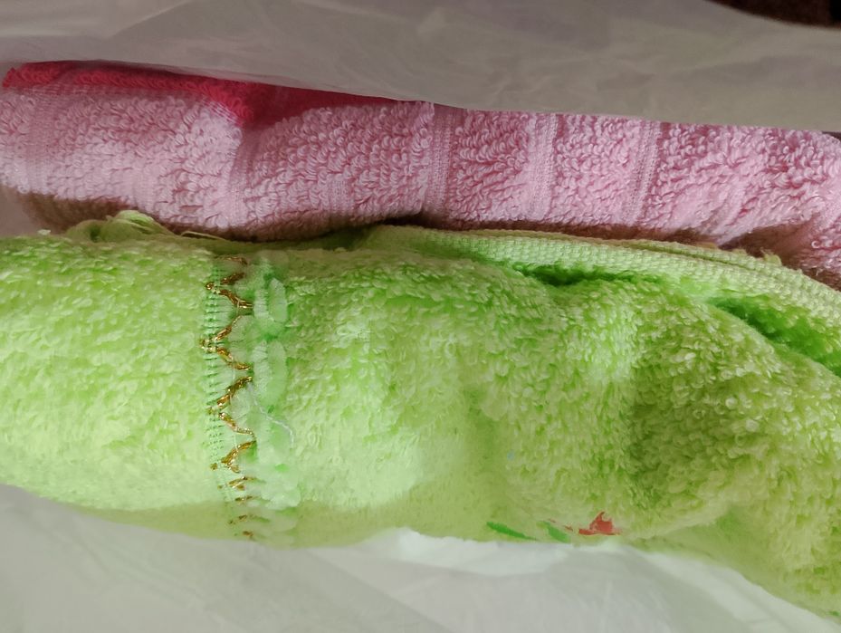 Посуда, одеяло, полотенца, постельное