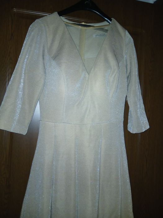 Официални роклии