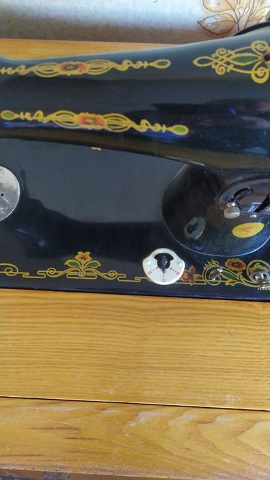 Продам швейную машинку