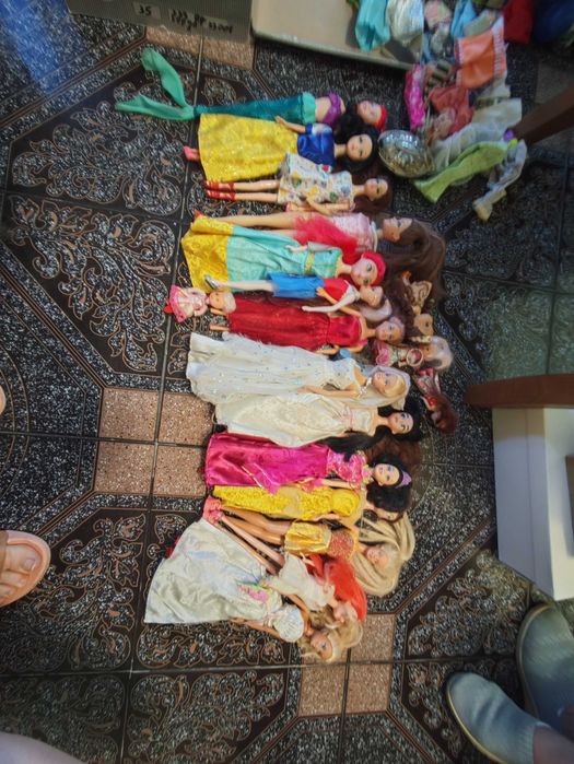 Кукли - комплект, заедно с дрехите и аксесоарите