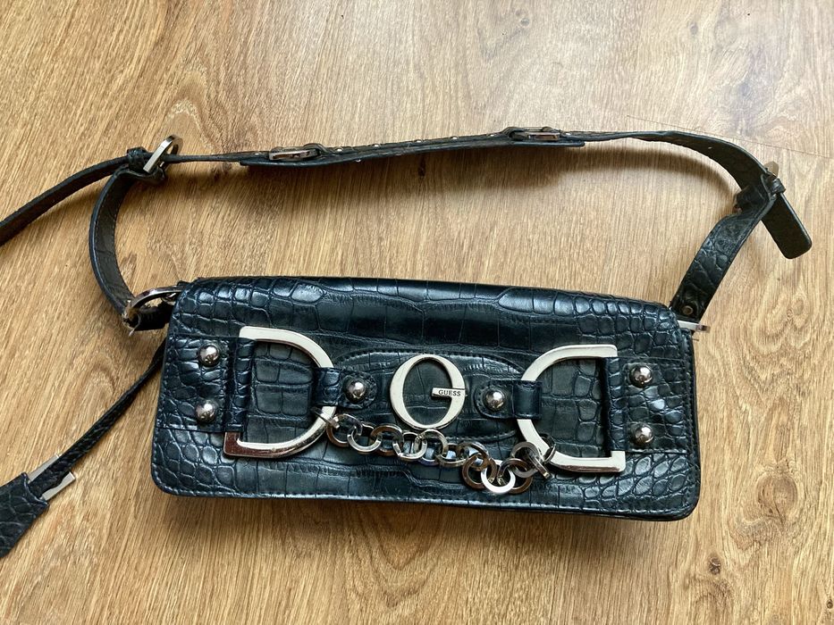 Оригинална кожена чанта Guess