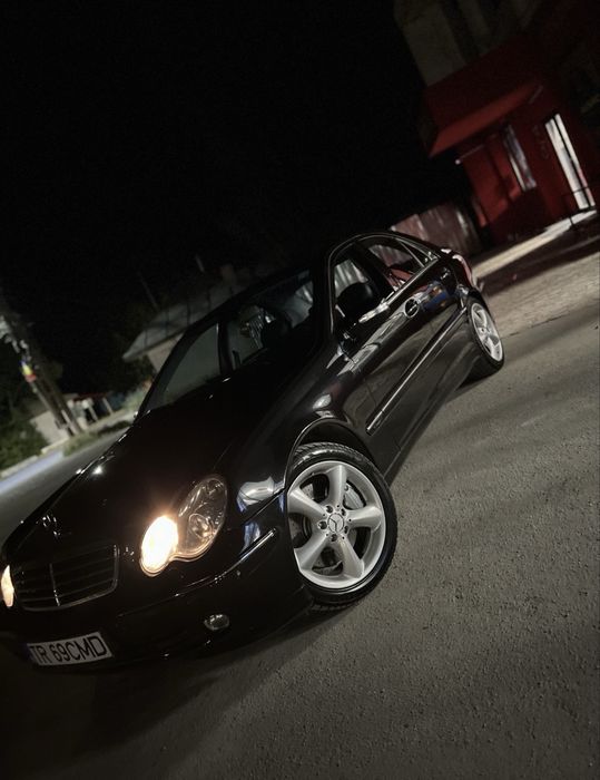 MERCEDES-BENZ C-Class 2005 — imagine 3