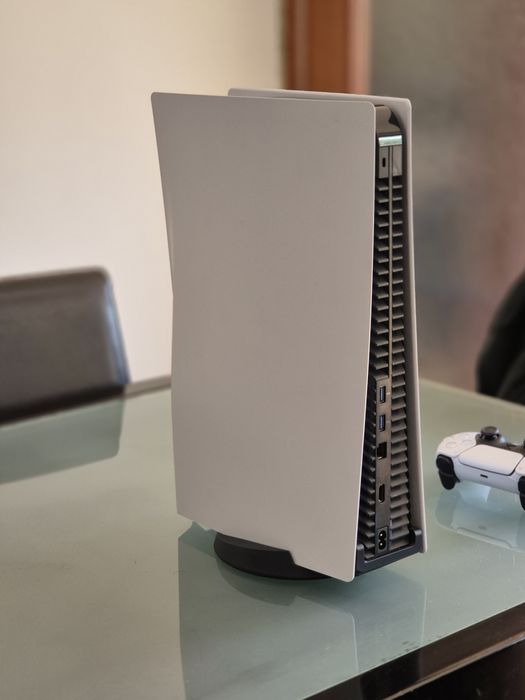 PlayStation 5 - 825GB - Диск - Джойстки - Кутия