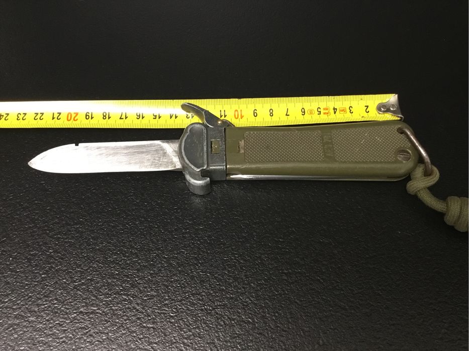 Cuțit gravitațional militar