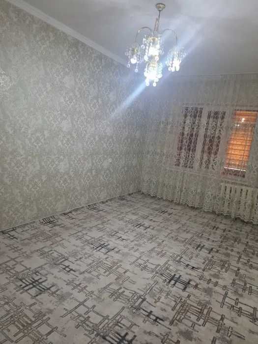 3 хонали Квартира сотилади 1 этажда 5 микрн