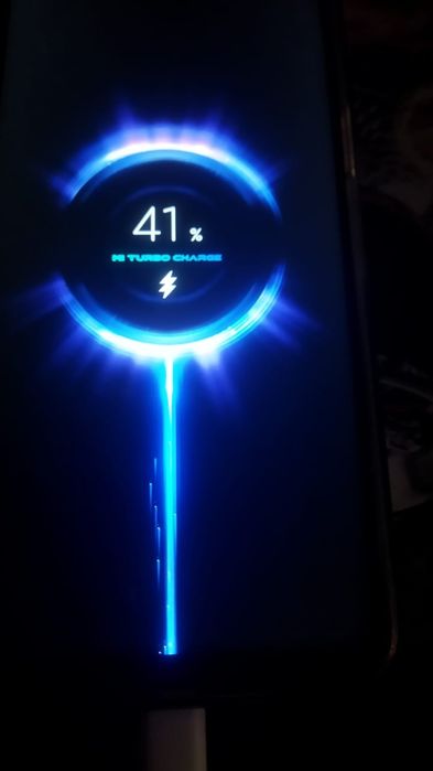 Зарядное с кабелем.