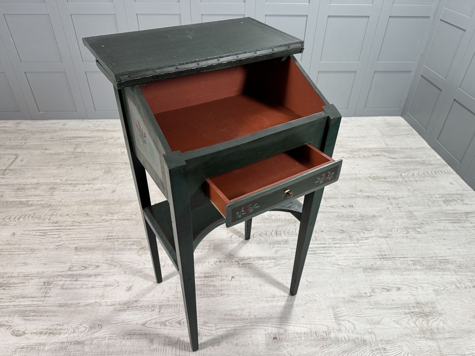 Катедра - конзолна маса Д1100