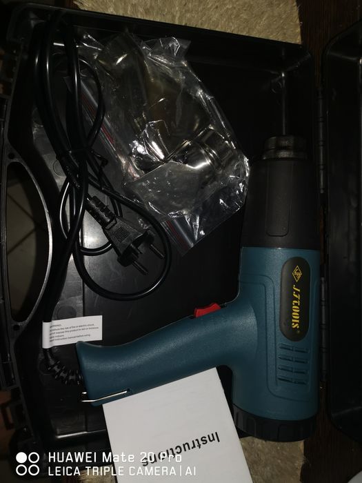 Suflanta pistol cu aer cald